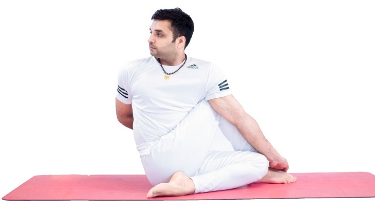 Tư thế vặn mình - Bài tập yoga tăng chiều cao hiệu quả