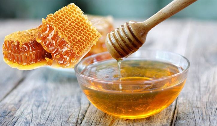Trị sạm da đơn giản, nhanh chóng ngay tại nhà với mật ong nguyên chất