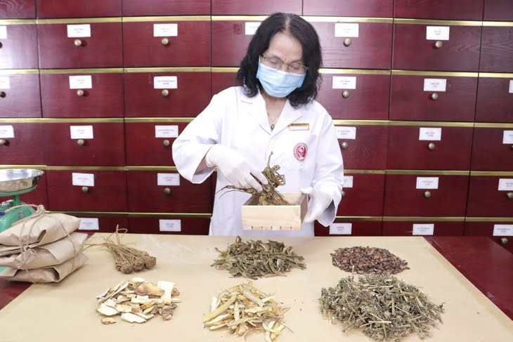 Trung tâm Phụ khoa Đông y Việt Nam chú trọng phát triển các bài thuốc thảo dược có nguồn gốc Cung đình để đảm bảo an toàn cho người bệnh
